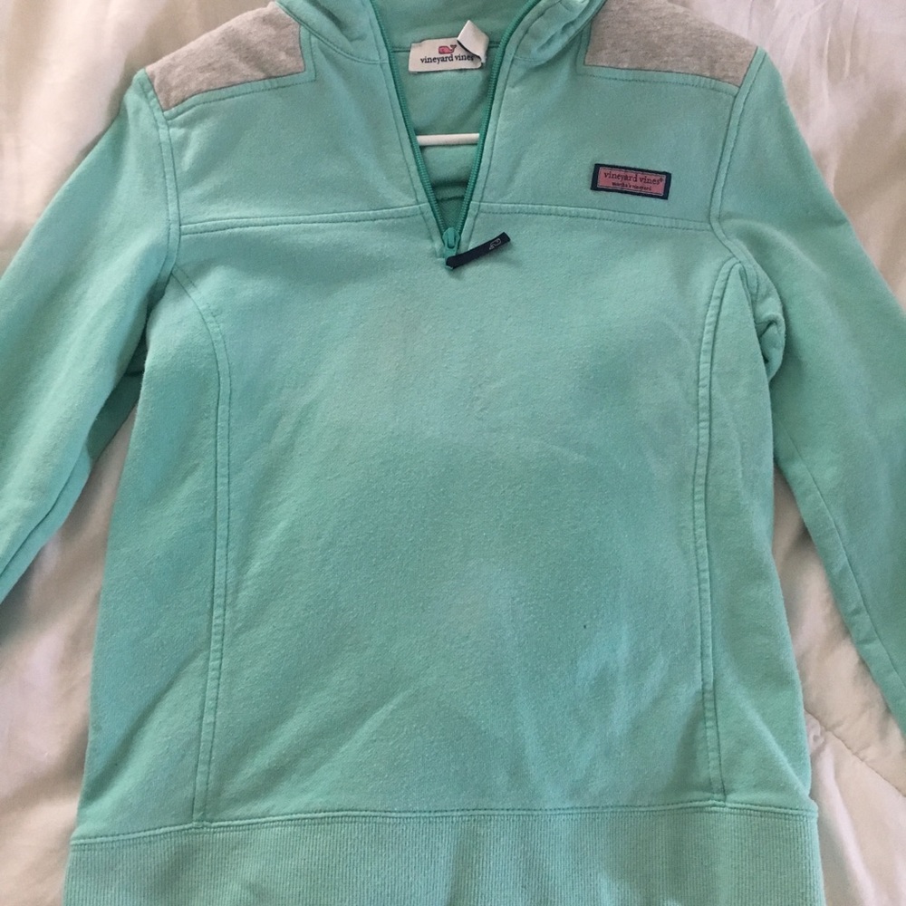 Vinyard vines sweatshirt